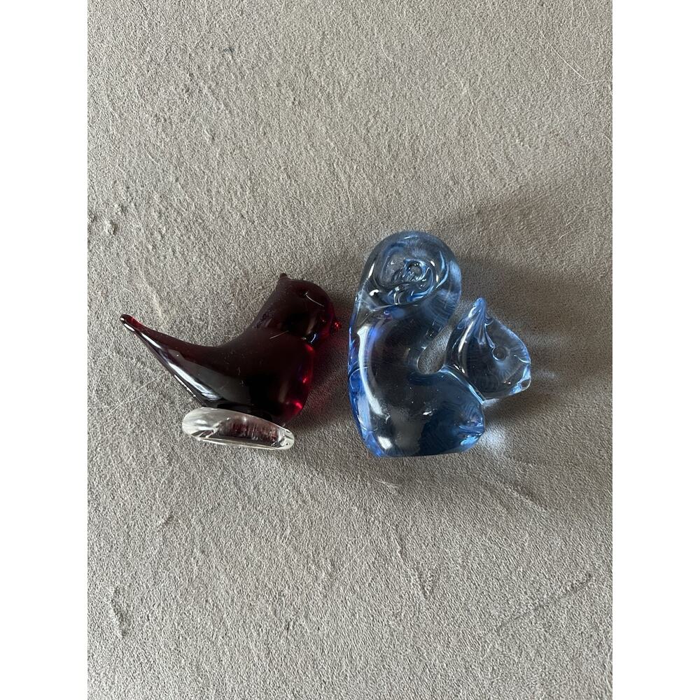 Terra Studios Royal Cardinal Signed Leo Ward 2002 And Blue Art Glass Squirrel